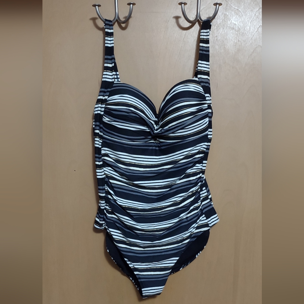 Final price!*Bond-Eye swimsuit(M)